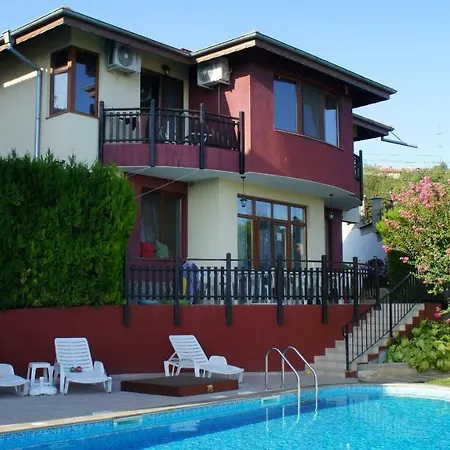 Summer Breeze Villa Baltsjik